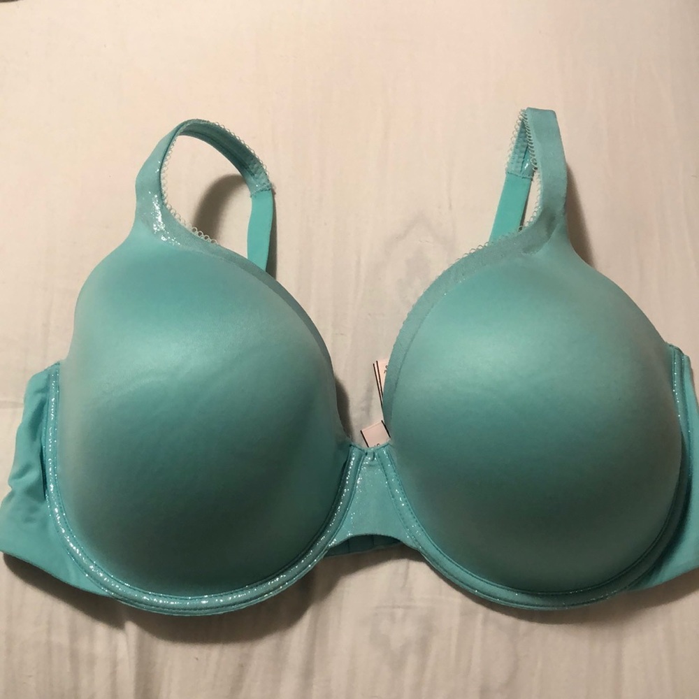 Turquoise Victoria’s Secret bra